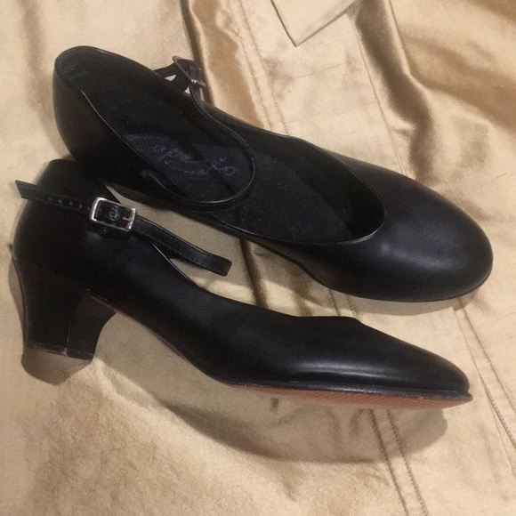 SOLD 🎈 Capezio dance shoes size 7N - Picture 3 of 8